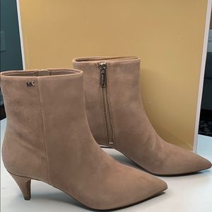 Michael Kors Blaine Felix Kitten Booties 5M NEW